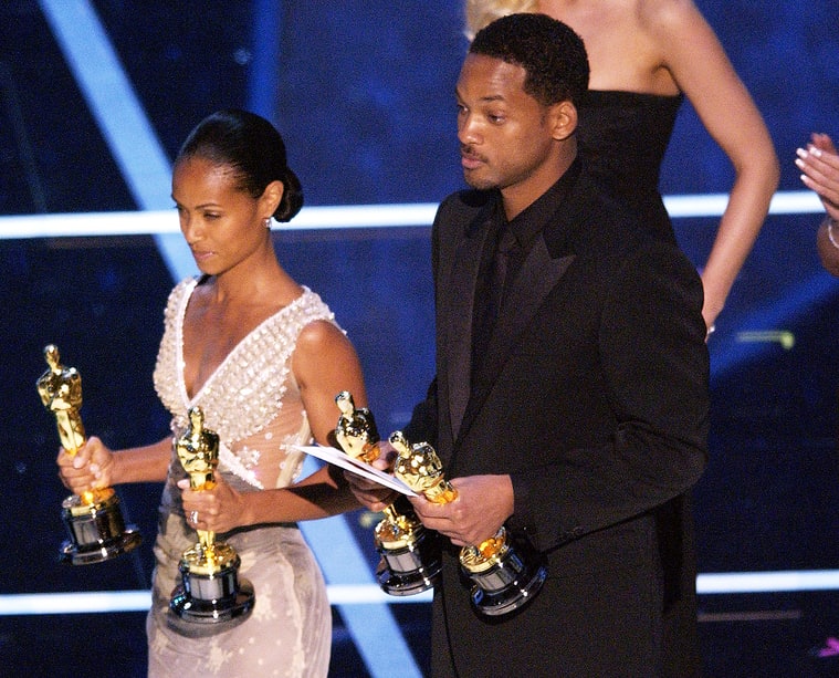 Jada Pinkett Smith and Will Smith presented the Best Special Effects Award at the Oscars in 2004.